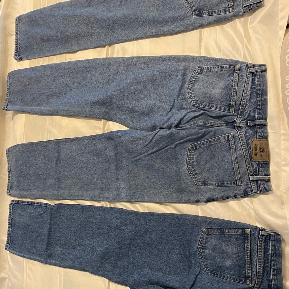 3 pair of Men’s Wrangler Relaxed fit jeans size 33x32